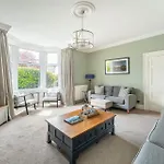 Mansefield, - Sleeps 6 Ferienhaus