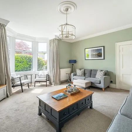 Mansefield, - Sleeps 6 Holiday home