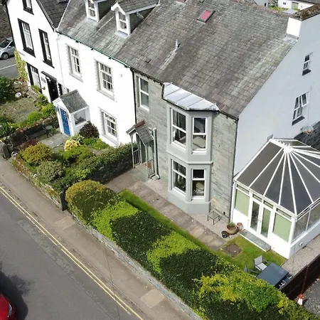 Mansefield, - Sleeps 6